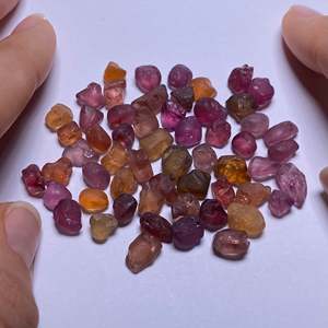 Gemas Sueltas de Granate Rojo Ojo de Gato Calibradas en Formas Marquise, Ovaladas, Cuadradas, Rectangulares y Triangulares de 8mm con Opciones en Marrón, Verde y Azul - Product Image 1