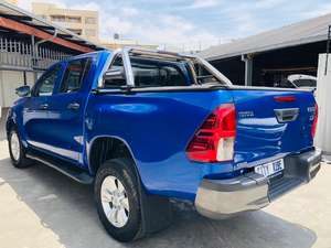 Camioneta Toyota Hilux 4x4 2019 Usada en Buen Estado - Product Image 2