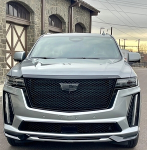 Cadillac Escalade-V 2024, moteur V8 suralimenté de 6,2 litres, transmission automatique à 10 vitesses - Product Image 1