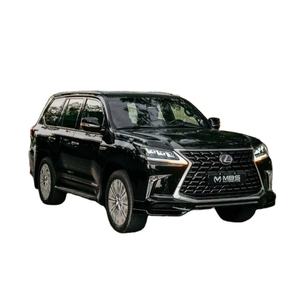 LX570 2024 Usado, Sedán con Tracción en las Cuatro Ruedas, Automático, Motor de 4.5L de Aspiración Natural, Asientos de Cuero, Interior Oscuro, Techo Panorámico, Llantas R18 - Product Image 3