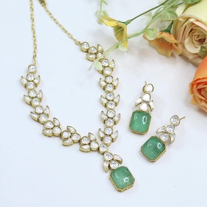 Ensemble de collier et de boucles d'oreilles de qualité supérieure, plaqué or, avec pierres, pour mariage, collection de bijoux pour femmes - Product Image 1