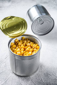 HOT SELLING CANNED VEGETABLES <b>SWEET</b> WHOLE KERNEL CORN IN CAN - Product Image 4
