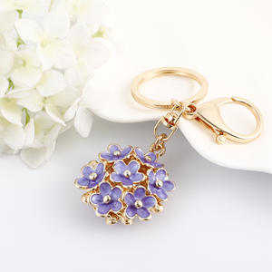 Luxuriöser Vintage-Gänseblümchen-Schlüsselanhänger 3D-Metall mit Emaille-Druck, Strass-Taschenanhänger, Weihnachtsgeschenk für Damen - Product Image 5