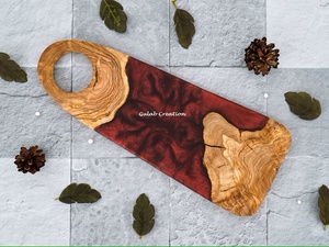 กระดานชาร์เตอรีไม้เนื้อแข็งพร้อมแผ่นอีพอกซีเรซินสีเขียวพรีเมียมถาดเสิร์ฟแบบแฮนด์เมดสำหรับชีสเนื้อสัตว์และอาหารเรียกน้ำย่อย - Product Image 2