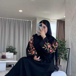 Abaya de Seda de Color Personalizado Hecha a Mano por Nida con Bordado de Lujo, Antiarrugas, Manga Larga para Oración - Product Image 6