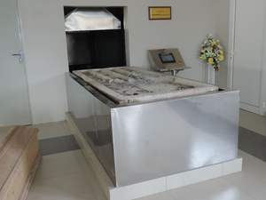 Máquina eléctrica de crematorio humano, incinerador de crematorio humano completamente automático controlado por PLC, suministros de crematorio de muerte - Product Image 4