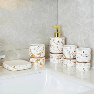 Des matériaux de haute qualité en métal et en marbre font de ces ensembles des pièces de salle de bain adaptées à la fois aux résidences et aux commerces, fabriquées avec une étonnante maîtrise en Inde. - Product Image 6