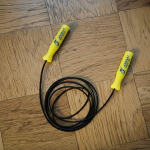 Corde à sauter de fitness numérique 2026 de haute qualité avec poignée en bois, 7 m, pour entraînement en salle de sport et club - Product Image 1