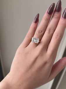 แหวนเพชรเม็ดใหญ่ 5 กะรัต ทรงรัศมี รูปทรงยาว ผลิตในห้องปฏิบัติการ ฝังแบบหนามเตย ชุบแพลตตินั่ม ของขวัญสำหรับผู้หญิง - Product Image 6