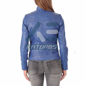 Veste en cuir véritable rafraîchie pour femmes, look minimaliste élégant, coupe légère, vêtement d'extérieur chaud de qualité supérieure, style tendance essentiel - Product Image 2