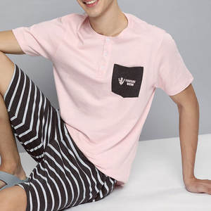 Conjuntos de camiseta y pantalones cortos de color en contraste Diseño personalizado Hombres Venta al por mayor Conjunto de camiseta y pantalones cortos para correr - Product Image 4