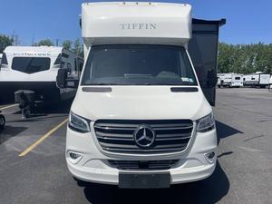 Vente en gros de caravanes de voyage d'occasion Tiffin Wayfarer 25JW 2023 à prix abordable avec tente de toit intégrée - Product Image 2