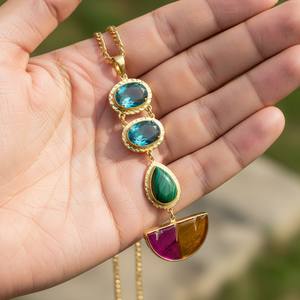 Collar con Colgante Chapado en Oro de 18K de Lujo con Turmalina Bio, Aguamarina y Amazonita - Product Image 1