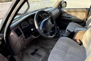 Toyota 4Runner 4x4 de 2000, Usado, Sin Reserva, Transmisión Manual de 5 Velocidades, Mayormente Usado en Clima Cálido, Mayormente Sin Modificaciones - Product Image 4