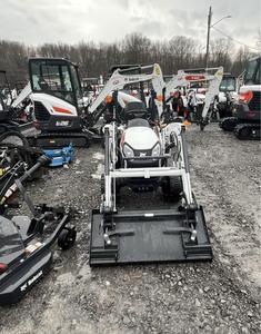 Tractor Bobcat CT1025 2025 con desbrozadora y cortacésped de acabado, 18 horas de uso - Product Image 4