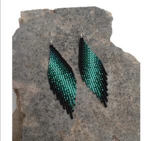Verde Esmeralda Declaración Ombre Pendientes modernos Cuenta de semilla nativa Pendientes colgantes con flecos Pendientes brillantes Pendientes degradados geométricos - Product Image 1