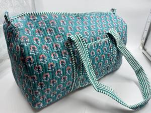 กระเป๋าเดินทางทรงดัฟเฟิลผ้าฝ้ายคันธาแบบควิลท์ สไตล์โบโฮ ซาฟารี หรูหรา เป็นมิตรกับสิ่งแวดล้อม ความจุขนาดใหญ่ ทนทาน เหมาะสำหรับกิจกรรมกลางแจ้ง (มีซิป) - Product Image 5