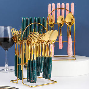 ชุดช้อนส้อมโทนสีทองแบบพรีเมี่ยมทำจากสแตนเลสเหมาะสำหรับใช้ในร้านอาหารที่บ้านและในงานเลี้ยง - Product Image 3