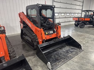 Cargadora Compacta Diésel Kubota SVL65-2 con Motor y Bomba Kubota, Alto Momento de Carga para Agricultura y Construcción - Product Image 1