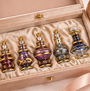 Venta al por Mayor de Mini Botellas de Perfume de Vidrio Soplado a Mano, Color Personalizado, Diseños Decorativos Egipcios Grabados en Oro de 24K - Product Image 3