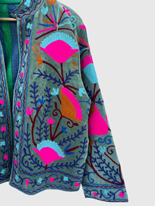 Veste en velours brodée de fleurs, col mandarin, manches longues, grande taille, vêtements d'automne pour femmes - Product Image 6
