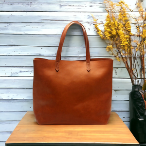 Bolsos de mano para mujer de moda Premium personalizados de cuero de la mejor calidad con logotipo personalizado Fabricante de bolsos de mujer famoso - Product Image 1