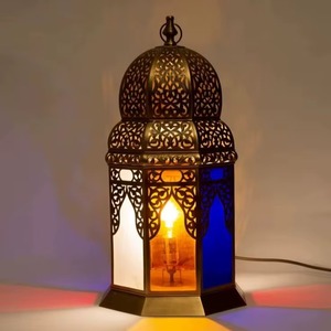 Farol de Metal y Vidrio para Ramadán, Hecho a Mano con Patrones Islámicos, Excelente Acabado, para el Hogar o Mezquita, Artesanía Artística para Uso Diario - Product Image 1