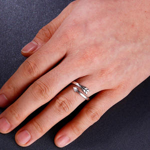 Anillo de Moda para Hombre Jeulia Cupid's Arrow, Chapado en Oro Rosa sobre Plata de Ley - Product Image 4