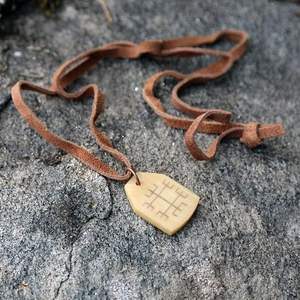 Colgante de hueso de camello Unisex clásico, doble colmillo en forma cuadrada, artesanía Natural tallada a mano para cristianos y vikingos, venta al por mayor - Product Image 2