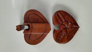 Boîte à bijoux en bois en forme de cœur |   Boîte de rangement en bois naturel faite à la main pour bagues, boucles d'oreilles, cadeau de mariage - Product Image 4