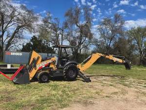 Chargeuse-pelleteuse 580 Super N Construction King, la chargeuse la plus performante avec un équipement avant et arrière pour l'agriculture, machine haute performance. - Product Image 5