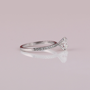 Anillo de Compromiso con Diamante Cultivado en Laboratorio de Corte Redondo, Engaste Pavé, Chapado en Oro Sólido de 14K, Estilo Clásico y Moderno de Lujo, Anillo de Regalo para Mujer - Product Image 4
