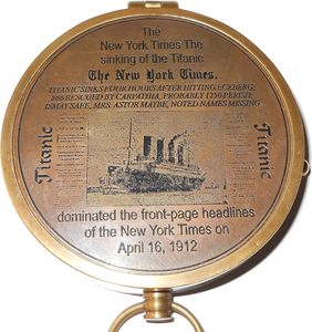 Boussole classique vintage en cuivre |   Boussole de navigation magnétique antique portable, design circulaire, pour les voyageurs et les collectionneurs nautiques - Product Image 3