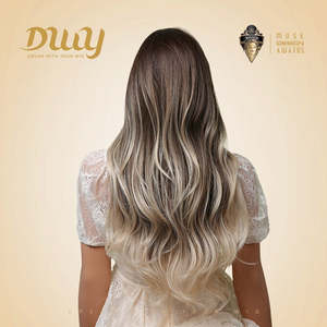 Perruque synthétique sans colle Josely-DWY pour femme, fabriquée à la machine, style ombré, longue et ondulée, avec frange droite, brun foncé et blond clair - Product Image 1