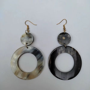 ต่างหูเขาควายสำหรับเด็กผู้หญิง ต่างหูผู้หญิง เครื่องประดับเขาธรรมชาติสำหรับผู้หญิง คุณภาพสูง - Product Image 1