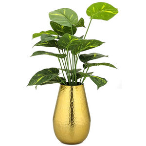 Deluxe Quality Metal Iorn Hammered Decorative Flower Vase Stylish Design Decorative Flower Vase For Desk Top Floral Container - Product Image 2