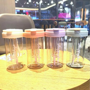 Bouteille d'eau isotherme en plastique avec paille et sangle pour femme, anti-fuite, portable, avec couvercle, compatible lave-vaisselle, design moderne et mignon - Product Image 3