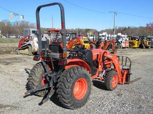 2019 pour tracteur compact Kubota B2650 Performance puissante 4WD avec moteur de pompe à composants de noyau de cadre polyvalent - Product Image 3