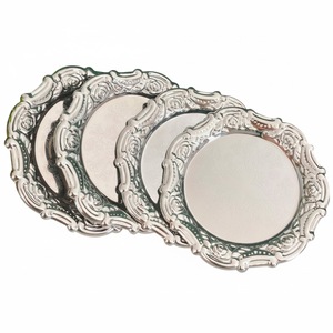 Sous-verres en métal argenté de conception coûteuse en forme ronde pour les hôtels et les restaurants, dessous de verre pour servir les boissons sur la table - Product Image 1
