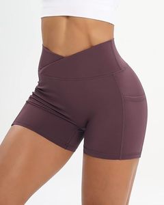 Shorts de yoga extensibles de qualité pour femmes avec poches latérales Shorts de yoga pour femmes taille croisée Gym active 100% Polyester - Product Image 2