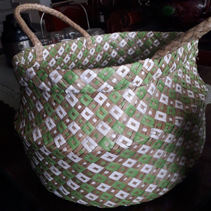 Organisateur de vêtements en jonc de mer, fait main, pliable, écologique, marque HUONG DANG, couleur personnalisée, fabriqué au Vietnam - Product Image 2