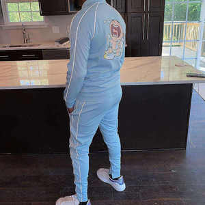 Conjunto Deportivo Personalizado con Logotipo, Corte Ajustado, Capucha, Cintura Elástica, Resistente al Viento, Transpirable, Estampado, para Invierno - Product Image 3