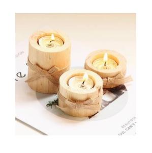 Bougeoir en bois traditionnel élégant pour la décoration de Noël avec des sculptures vintage et des produits en bois exquis - Product Image 3