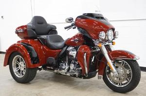 Motocicleta de Turismo de Tres Ruedas FLHTCUTG Tri Glide Ultra 2024, Nueva, 1868 cc, Motocicleta Cruiser de Lujo, 6 Velocidades - Product Image 5