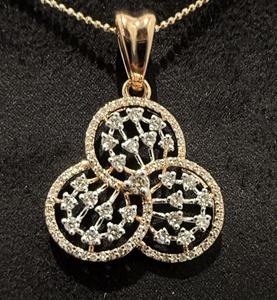 Colgante de Cruz Minimalista Hecho a Mano con Diamantes Reales para Mujer, Oro Sólido de 18K, Oro Rosa, Diamantes Naturales Certificados, para Boda - Product Image 3