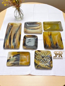 Plateaux en corne de buffle fabriqués à la main de formes rectangulaires et carrées pour table à manger ou décor de service - Product Image 3