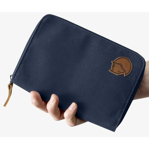 Elegante billetera de pasaporte azul marino con bolsillo para monedas con cremallera y protección RFID segura hecha de hebilla de hierro de piel de vaca de 18 CM - Product Image 1