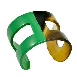 Pulseras de resina hechas a mano de alta calidad Perfectas para bodas, fiestas y pulseras para mujeres disponibles al mejor precio - Product Image 3