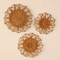 Napperon en rotin tissé fait à la main avec bord floral décoratif Tapis de table rond Boho pour salle à manger, cuisine ou décoration intérieure du Vietnam