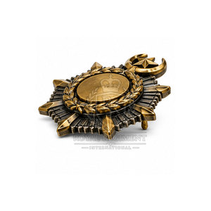 Badges de chapeau personnalisés avec une construction durable et une finition de haute qualité pour les chapeaux, les accessoires vestimentaires et les commandes en gros - Product Image 6
